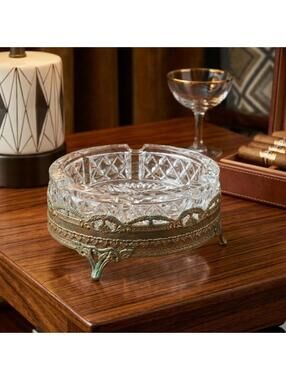 VTG 1960's MCM Hollywood Ormolu Filigree Cut Crystal Cigar Cigarette Ashtray